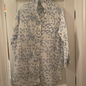 Julia Amory blue shell print husband shirt size L - excellent condition